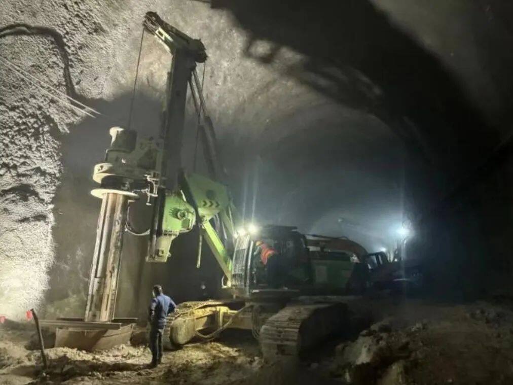 施工現(xiàn)場(chǎng)拍圖